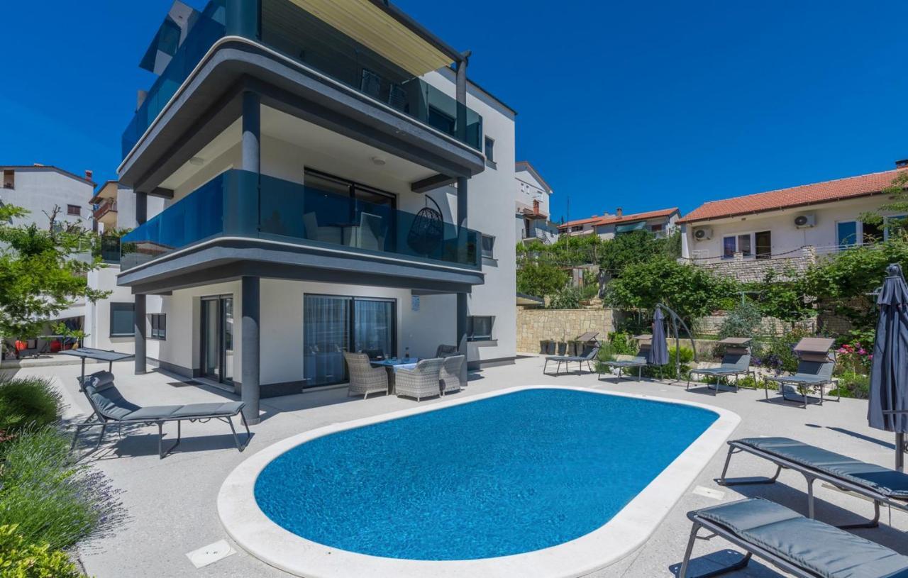 Modern Apartments With Shared Pool Near The Sea Pula Exterior foto