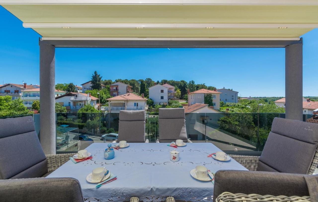 Modern Apartments With Shared Pool Near The Sea Pula Exterior foto